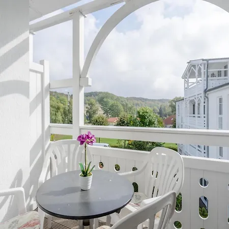 Lichtdurchflutete Mit Balkon In Suedostlage In Sellin (Rugen)